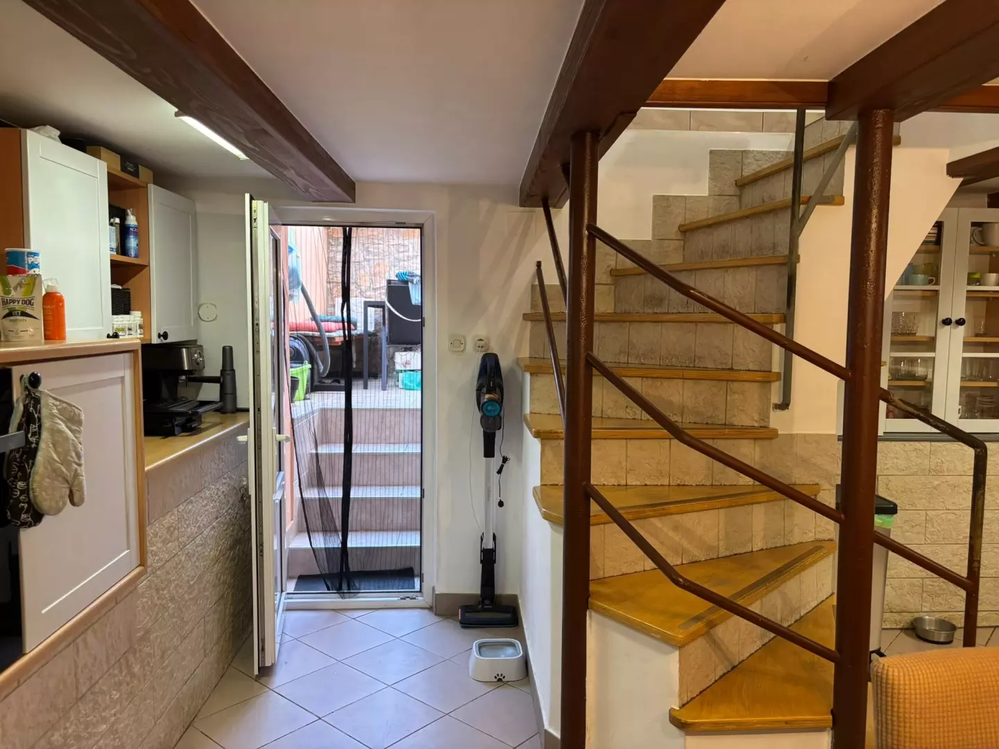3-bedroom Apartment In Kaštanjer, Croatia (714 M²)