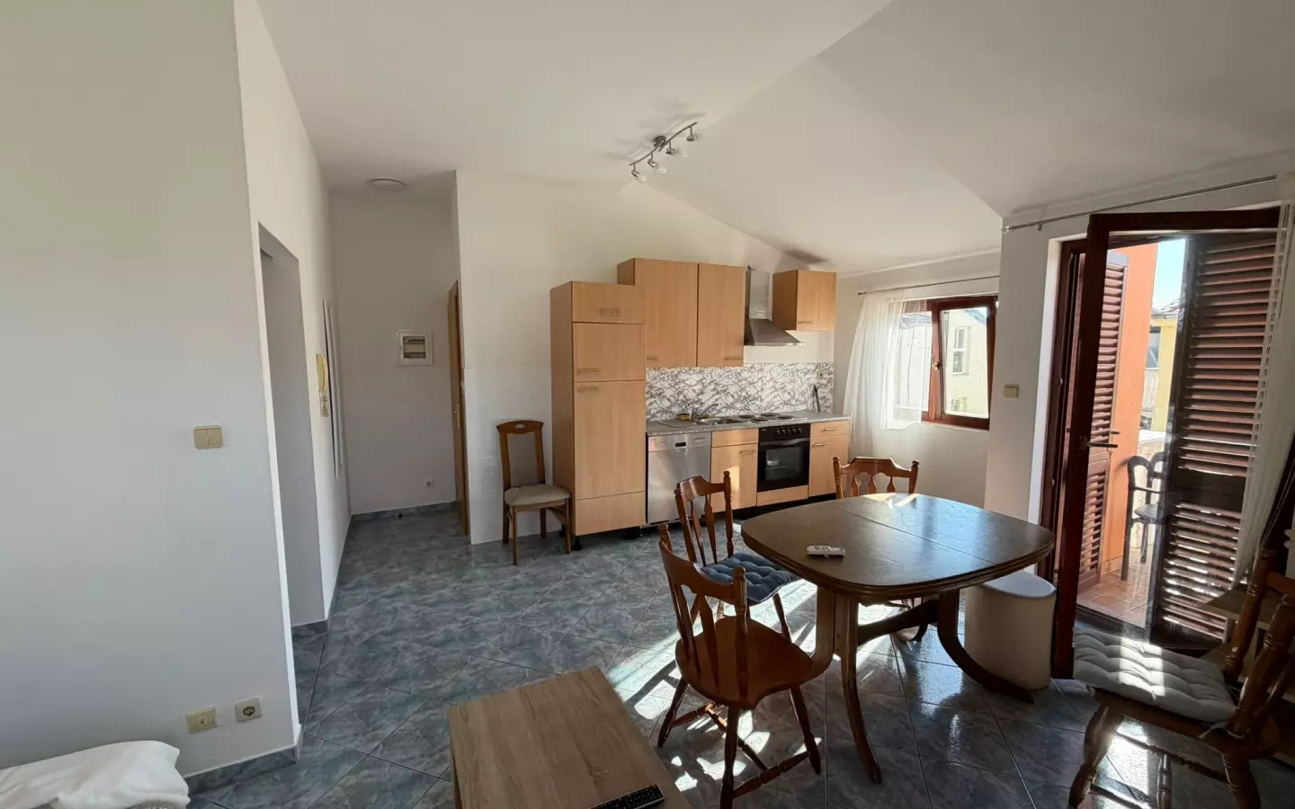 2-bedroom Apartment In Strožanac, Croatia (5.999 M²)