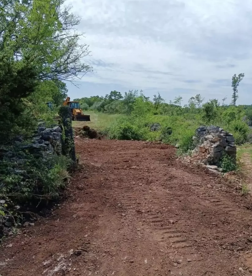 Land In Rakalj, Croatia (3.382 M²)