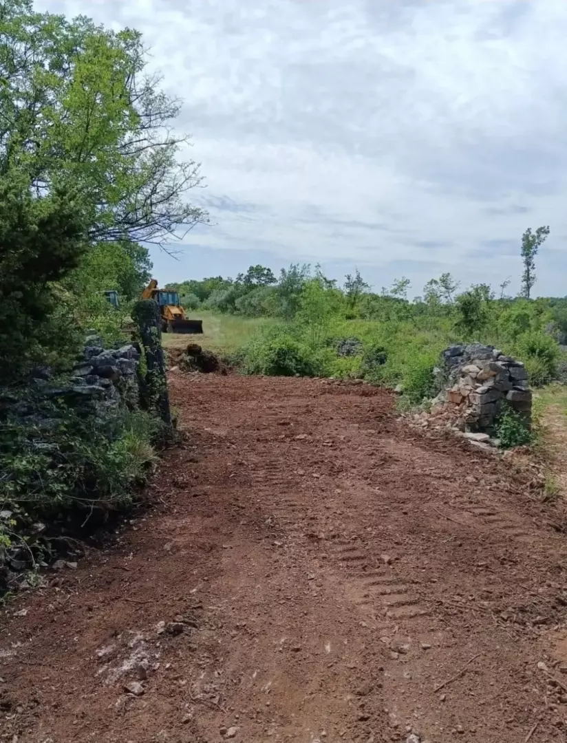 Land In Rakalj, Croatia (3.382 M²)