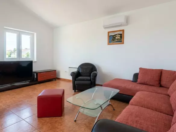 2-bedroom Apartment In Novigrad, Croatia (78 M²)