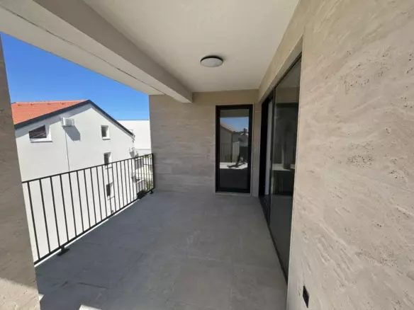 3-bedroom Apartment In Zečevo Rogozničko, Croatia (1.257 M²)