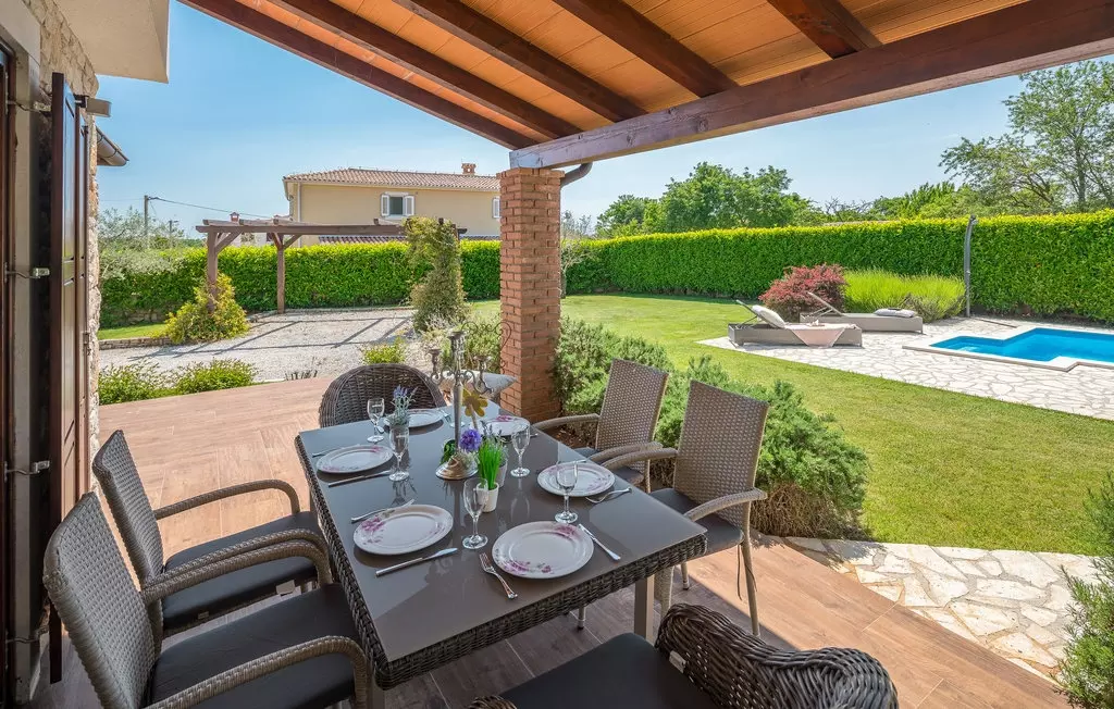 3-bedroom Detached House In Sveti Lovreč, Croatia (110 M²)
