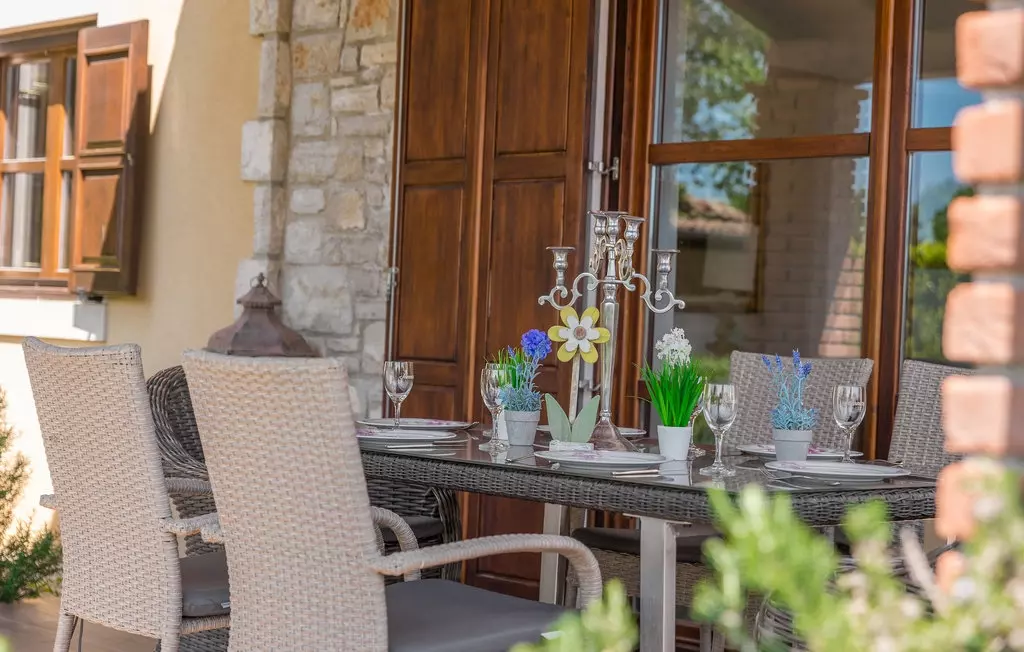 3-bedroom Detached House In Sveti Lovreč, Croatia (110 M²)