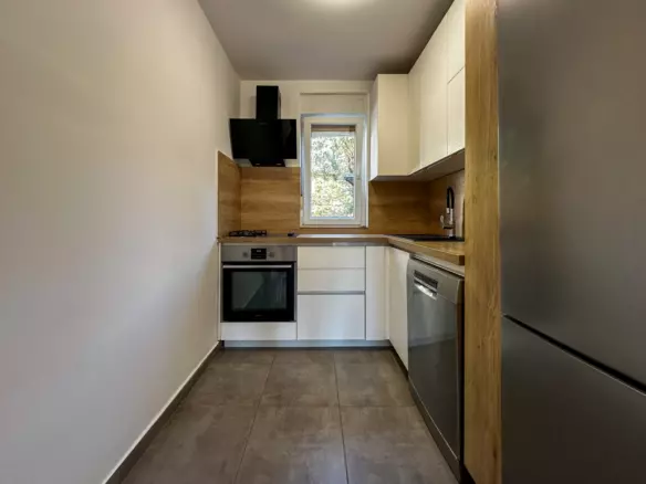 3-bedroom Apartment In Podmurvice, Croatia (86 M²)