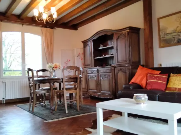 4-bedroom Country House In Nouic, France (117 M²)