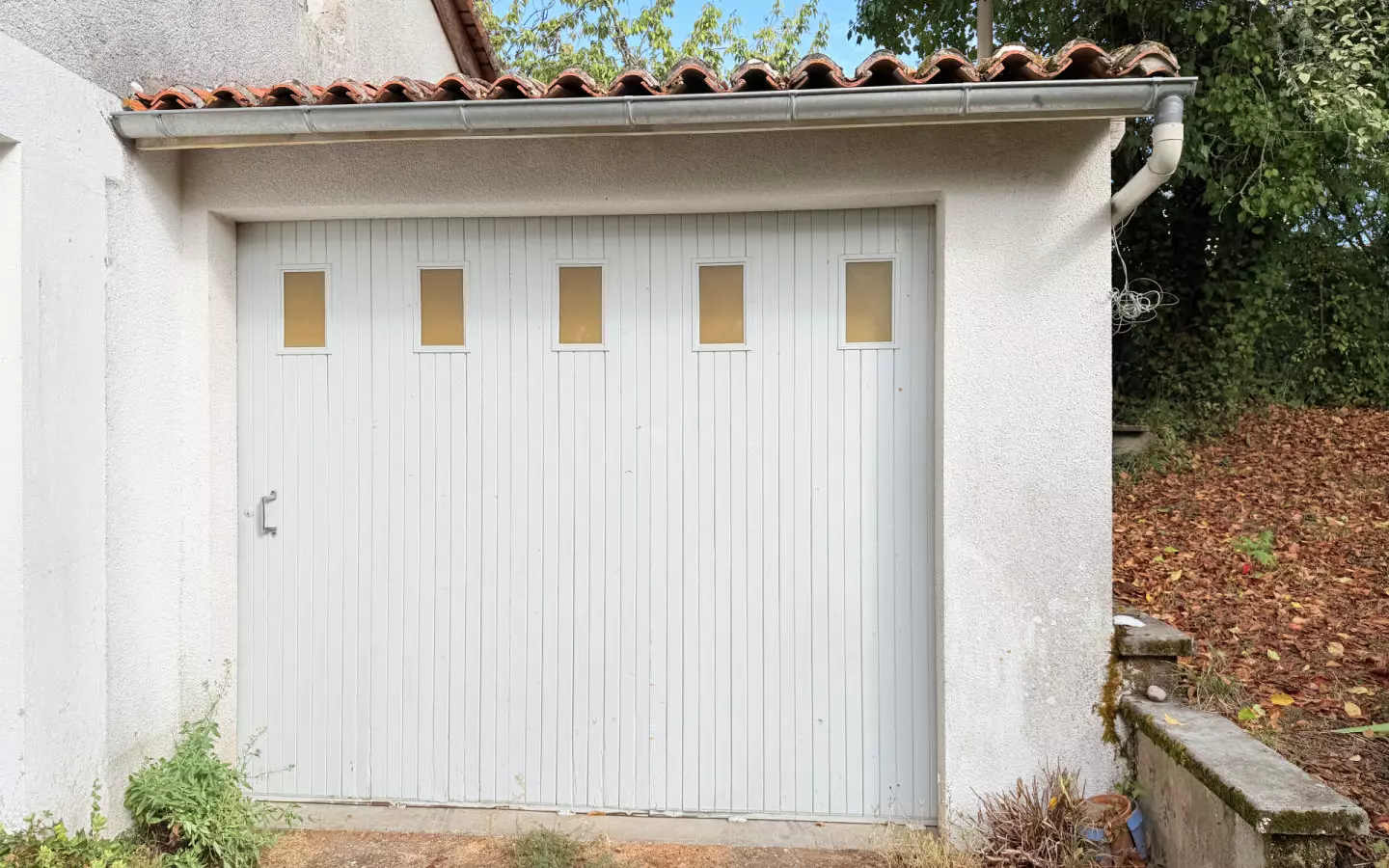 3-bedroom Village House In Rioux-martin, France (147 M²)