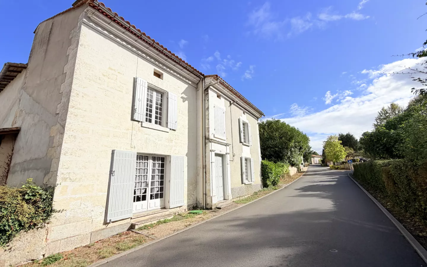 3-bedroom Village House In Rioux-martin, France (147 M²)