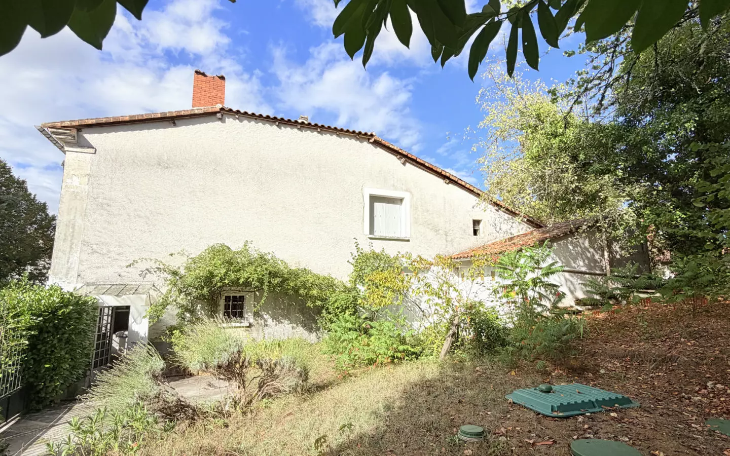 3-bedroom Village House In Rioux-martin, France (147 M²)