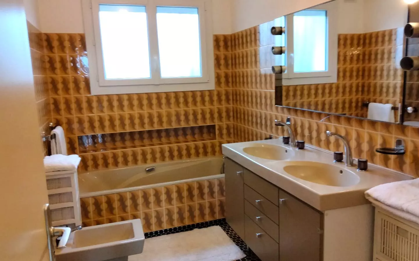 4-bedroom Country House In Nouic, France (117 M²)