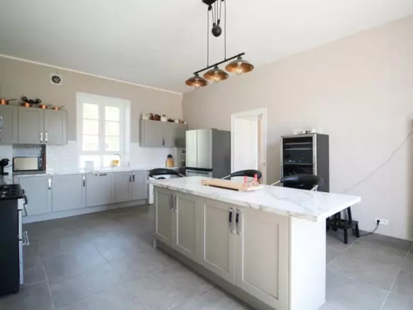 6-bedroom Maison De Maitre In Saint-fraigne, France (351 M²)