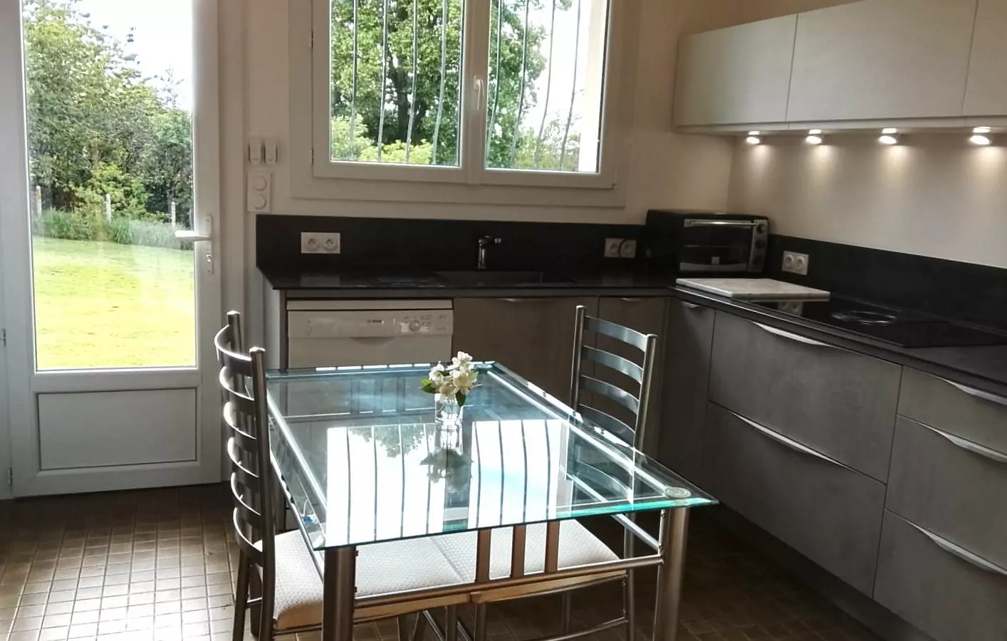 4-bedroom Country House In Nouic, France (117 M²)