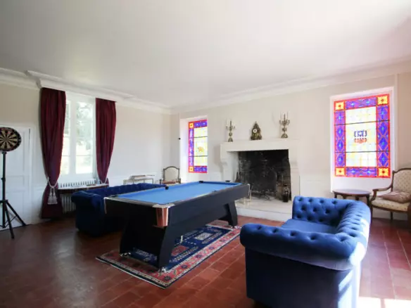 6-bedroom Maison De Maitre In Saint-fraigne, France (351 M²)