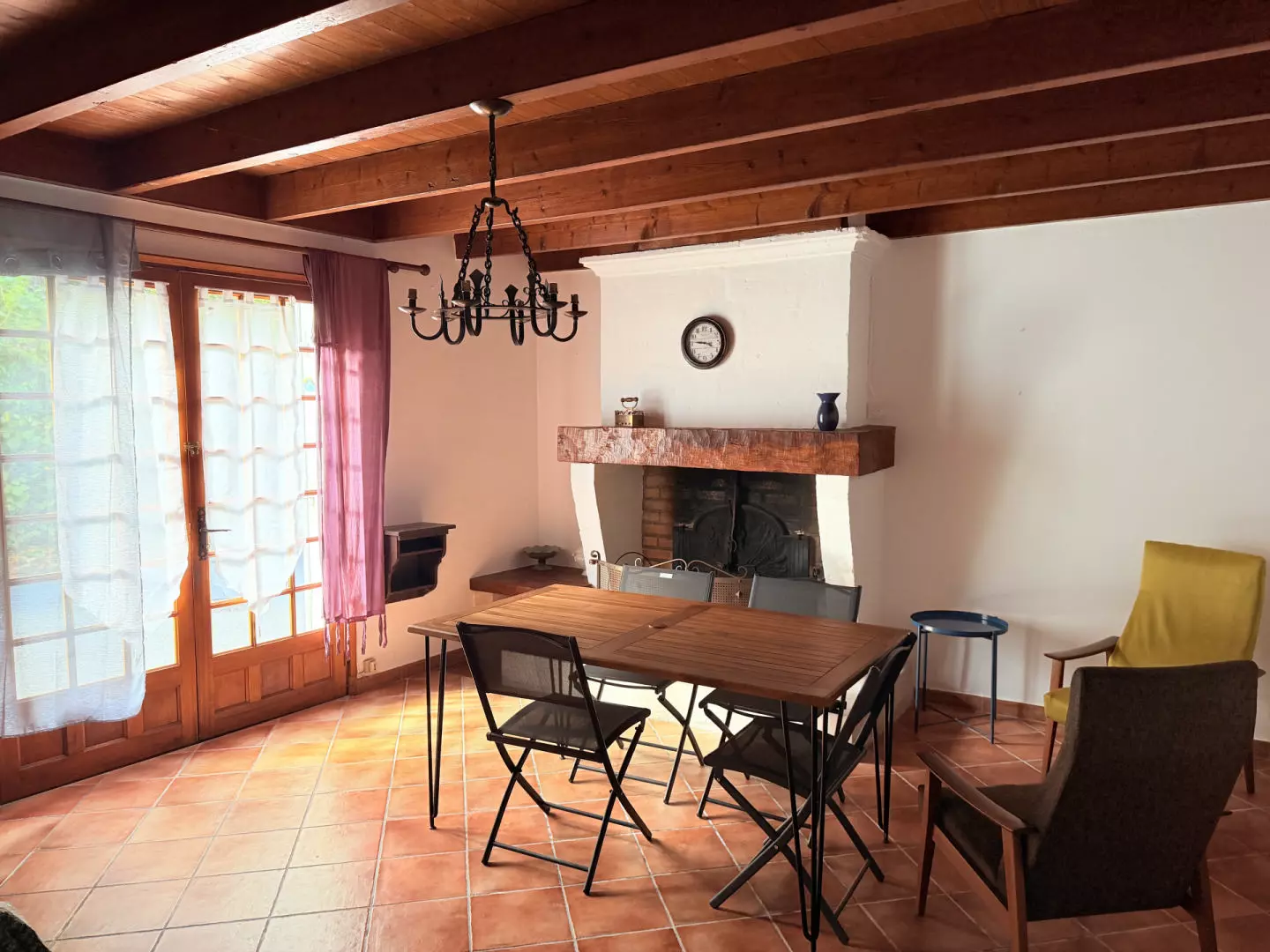 3-bedroom Village House In Rioux-martin, France (147 M²)