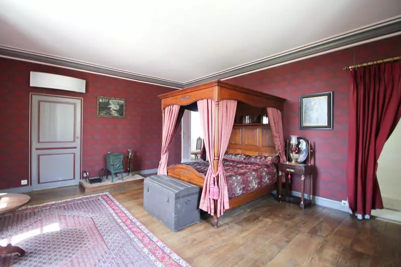 6-bedroom Maison De Maitre In Saint-fraigne, France (351 M²)