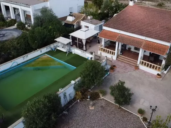 3-bedroom Detached Villa In Caudete, Spain (180 M²)