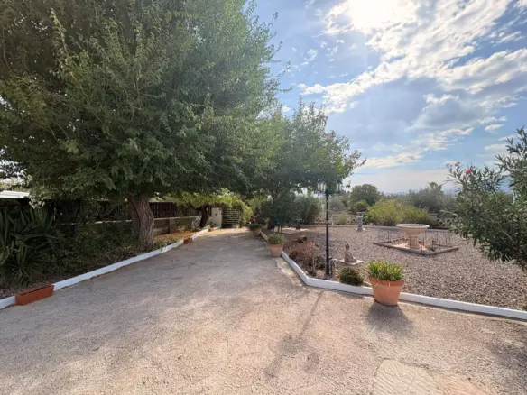 3-bedroom Detached Villa In Caudete, Spain (180 M²)