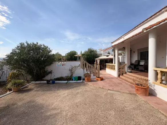 3-bedroom Detached Villa In Caudete, Spain (180 M²)
