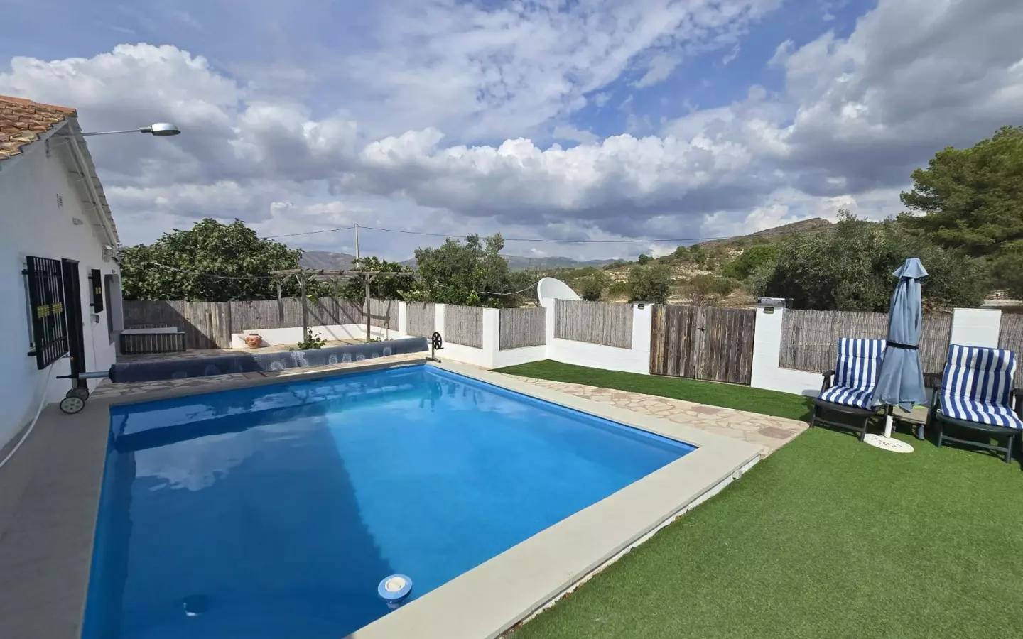 3-bedroom Detached Villa In Sax, Spain (127 M²)