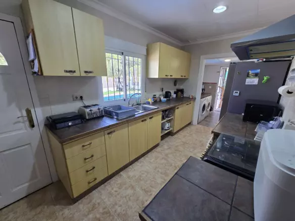 3-bedroom Detached Villa In Sax, Spain (127 M²)