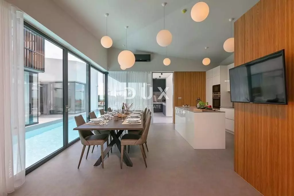 4-bedroom Villa In Poreč, Croatia (280 M²)
