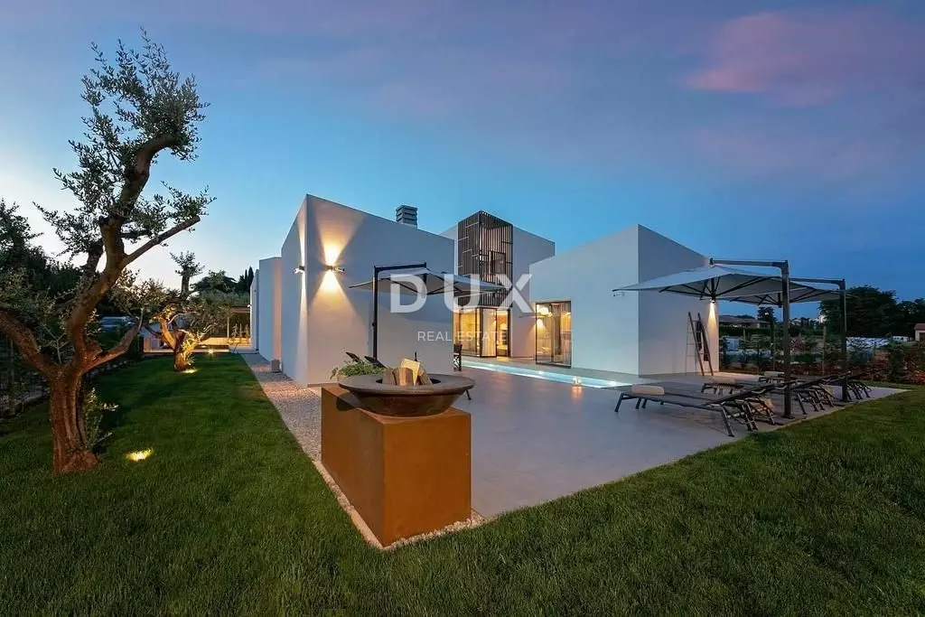 4-bedroom Villa In Poreč, Croatia (280 M²)
