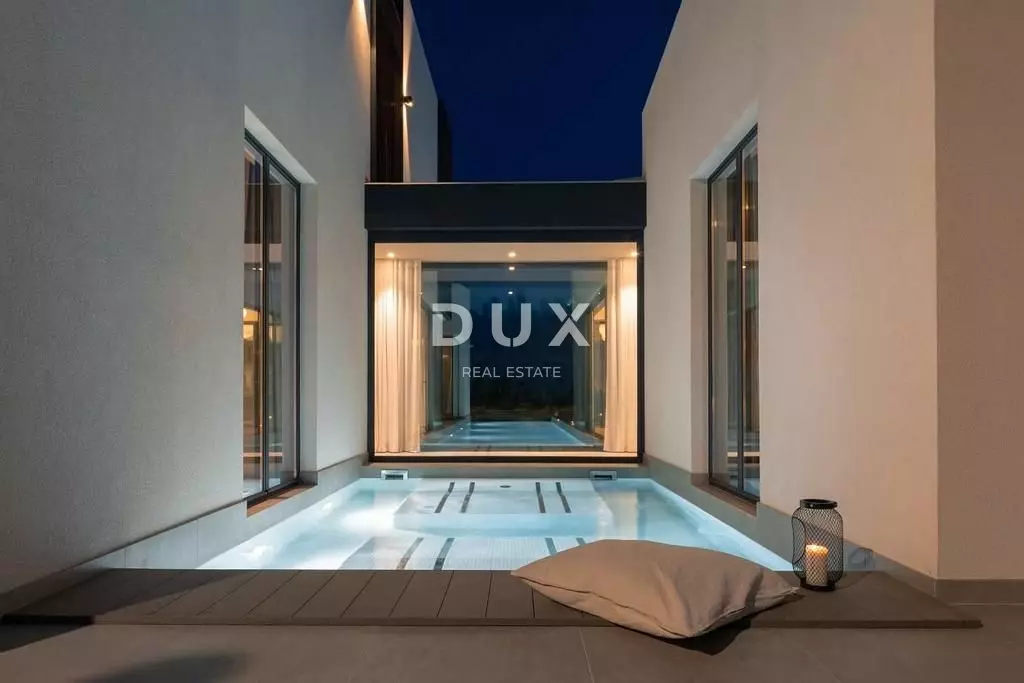 4-bedroom Villa In Poreč, Croatia (280 M²)