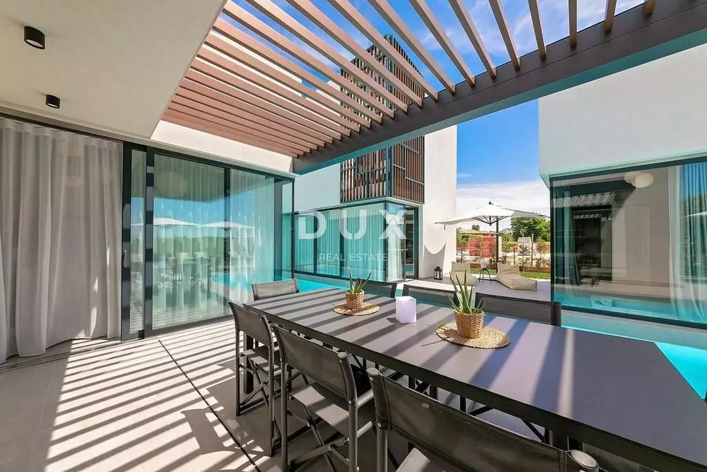 4-bedroom Villa In Poreč, Croatia (280 M²)