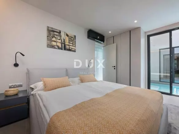 4-bedroom Villa In Poreč, Croatia (280 M²)