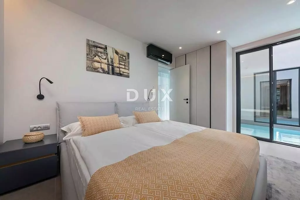 4-bedroom Villa In Poreč, Croatia (280 M²)