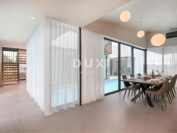 4-bedroom Villa In Poreč, Croatia (280 M²)