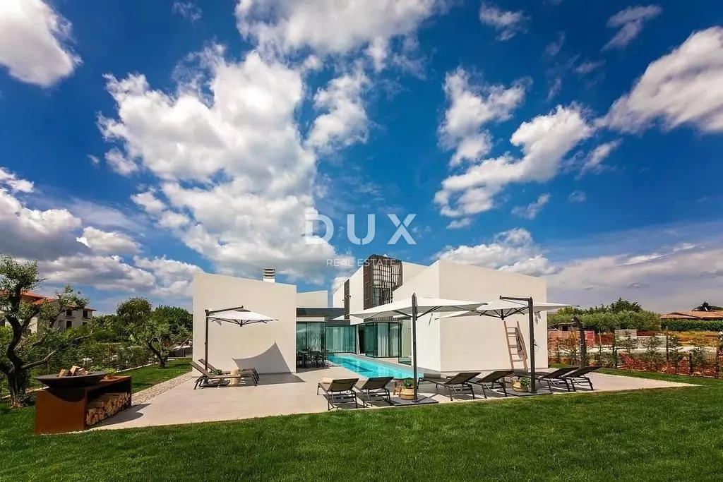 4-bedroom Villa In Poreč, Croatia (280 M²)