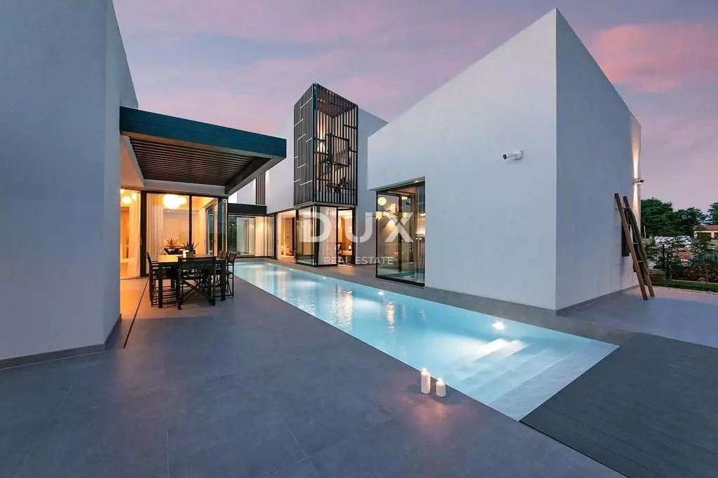 4-bedroom Villa In Poreč, Croatia (280 M²)