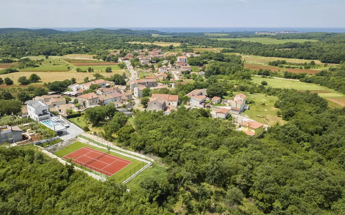 4-bedroom Villa In Flengi, Croatia (203 M²)