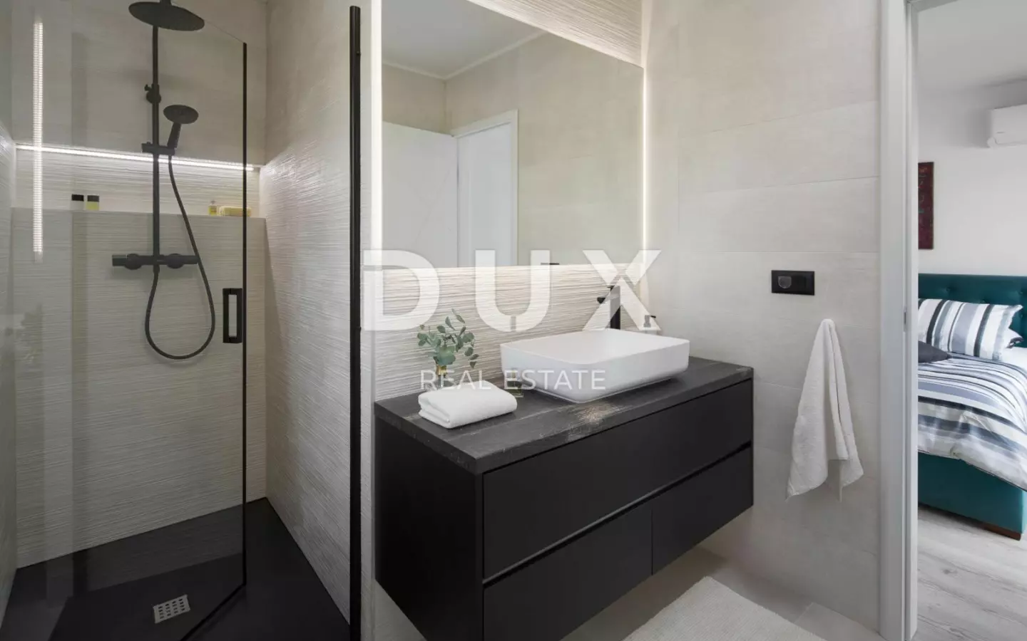 4-bedroom Villa In Flengi, Croatia (203 M²)