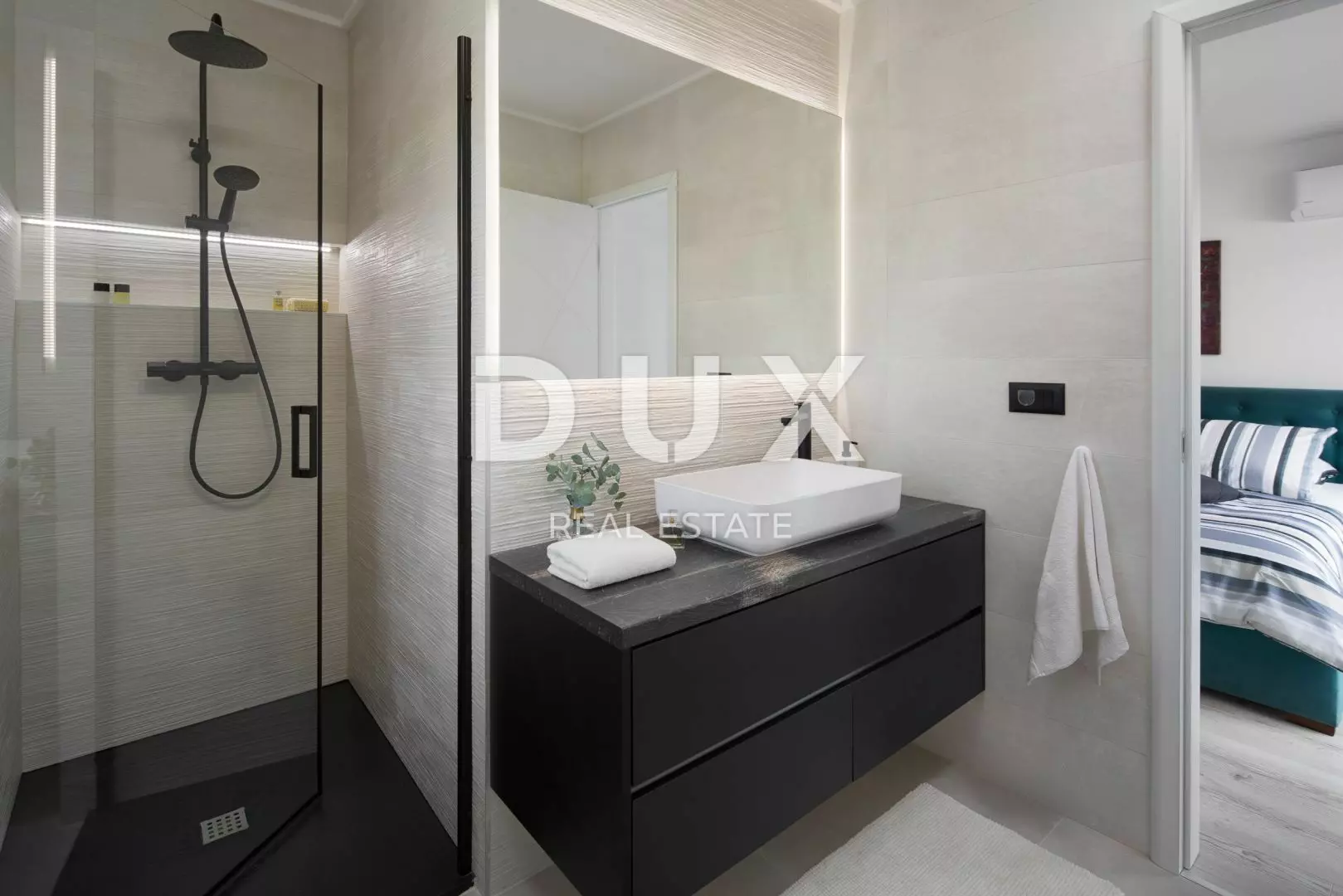 4-bedroom Villa In Flengi, Croatia (203 M²)