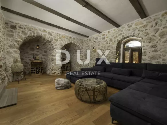3-bedroom Villa In Risika, Croatia (257 M²)