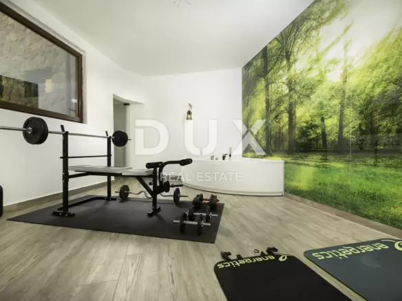 3-bedroom Villa In Risika, Croatia (257 M²)