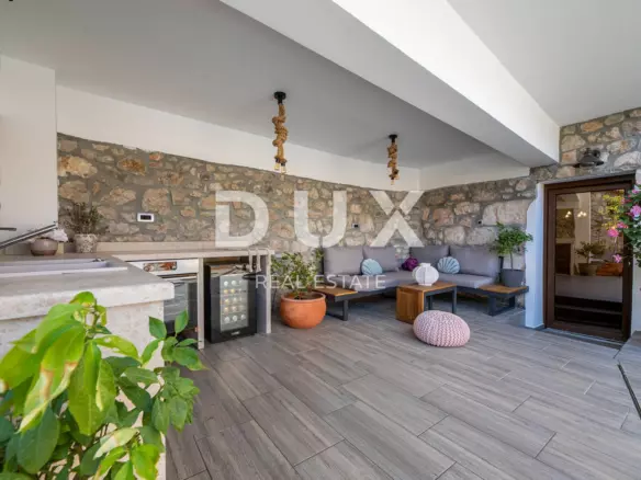 3-bedroom Villa In Risika, Croatia (257 M²)
