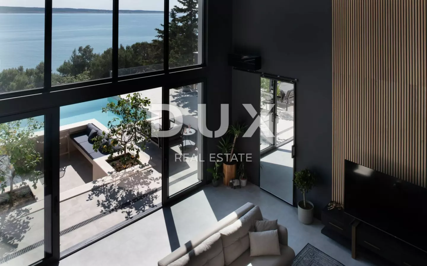6-bedroom Villa In Starigrad, Croatia (250 M²)