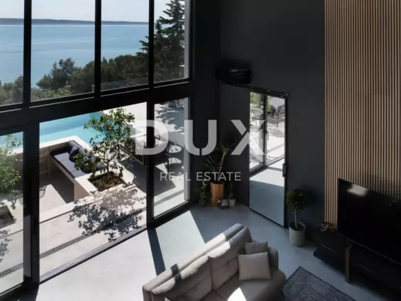 6-bedroom Villa In Starigrad, Croatia (250 M²)