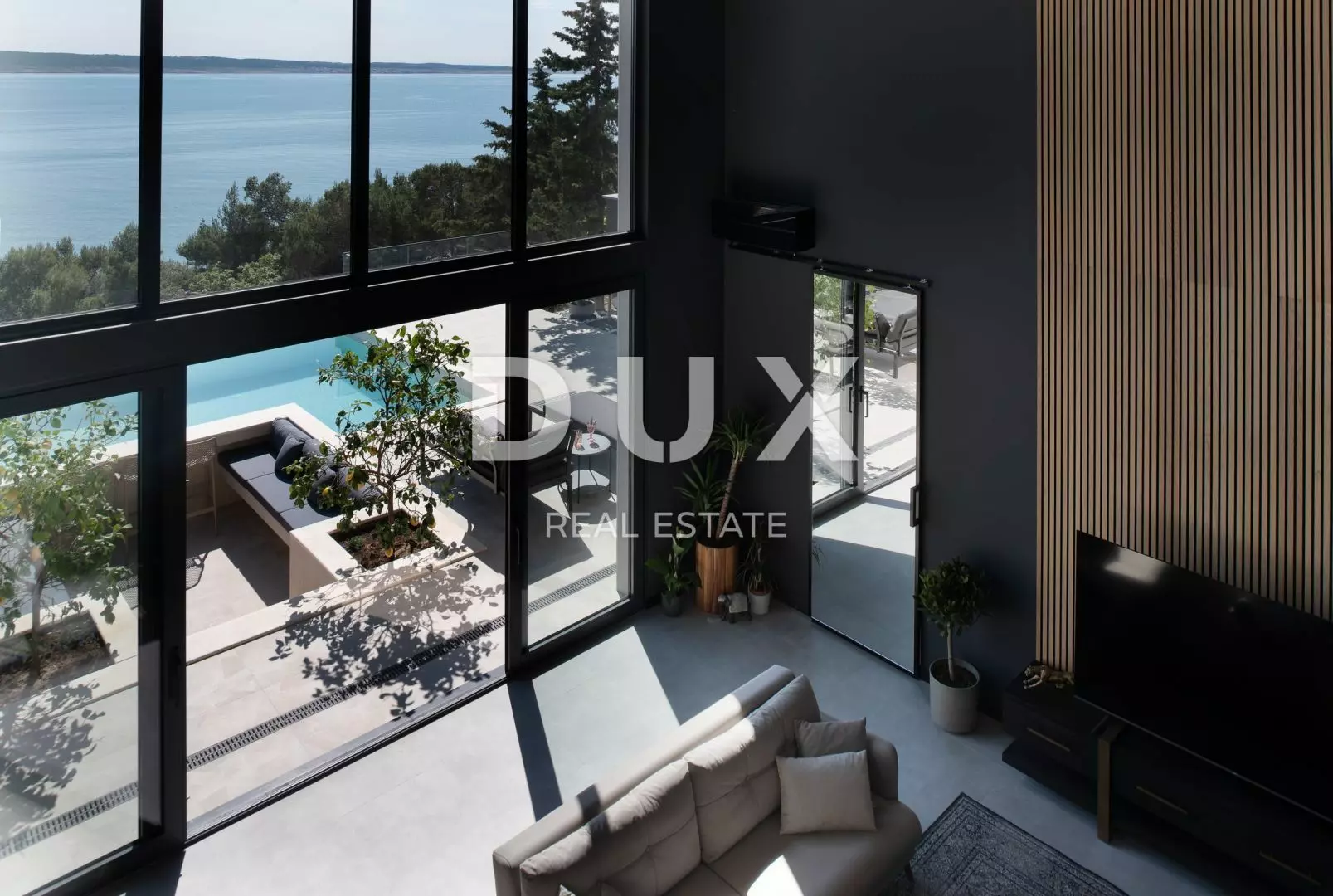 6-bedroom Villa In Starigrad, Croatia (250 M²)