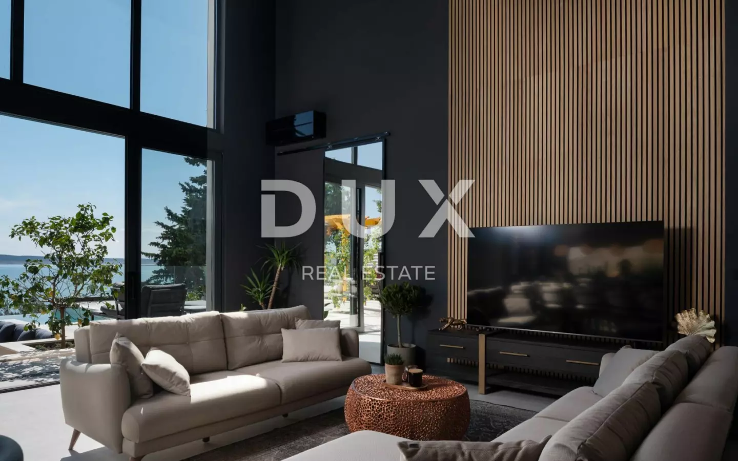 6-bedroom Villa In Starigrad, Croatia (250 M²)