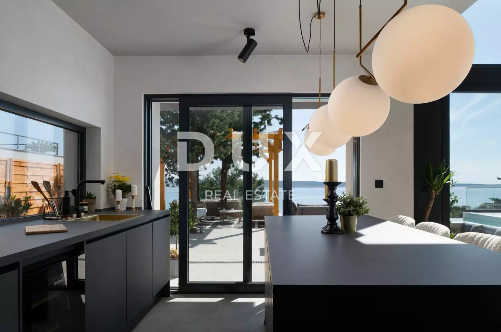 6-bedroom Villa In Starigrad, Croatia (250 M²)