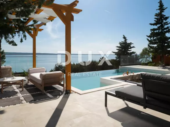 6-bedroom Villa In Starigrad, Croatia (250 M²)