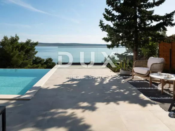 6-bedroom Villa In Starigrad, Croatia (250 M²)