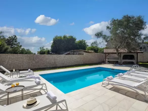4-bedroom Villa In Brtonigla, Croatia (165 M²)