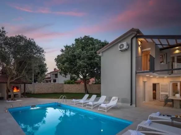 4-bedroom Villa In Brtonigla, Croatia (165 M²)