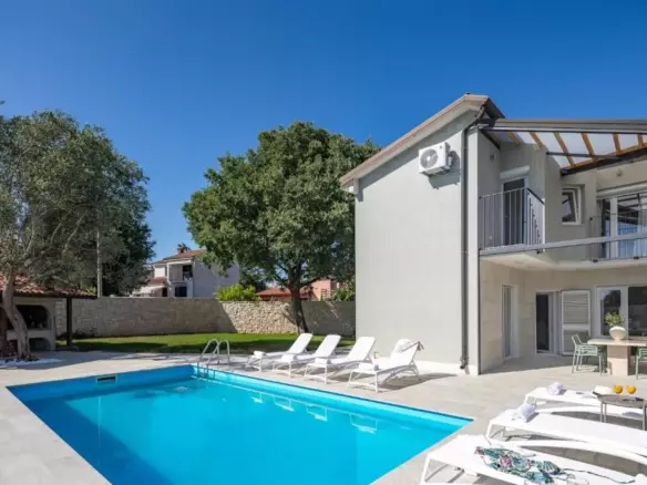 4-bedroom Villa In Brtonigla, Croatia (165 M²)