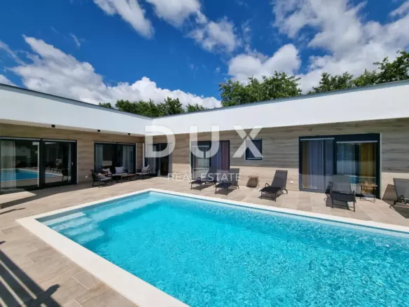 3-bedroom Villa In Svetvinčenat, Croatia (220 M²)